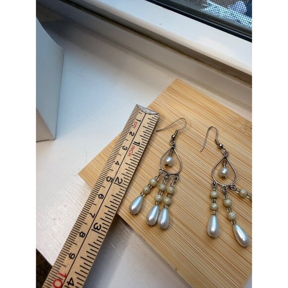 Vintage-Style Teardrop Dangle Earrings With Faux Pearl & Gold Beads Lightweight - Picture 4 of 6